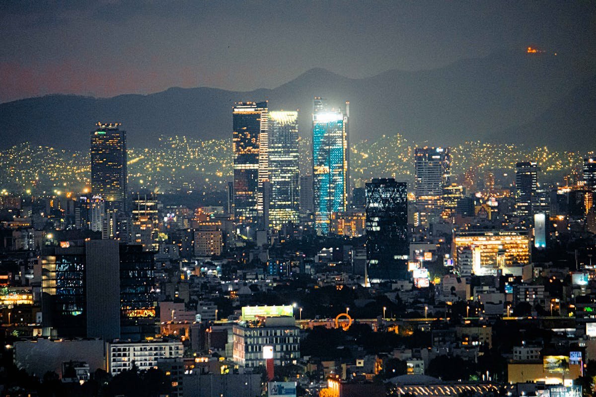 Ciudad de México skyline nocturno Carlos Slim